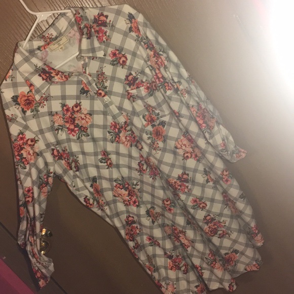 Button down dress/top - Picture 1 of 4